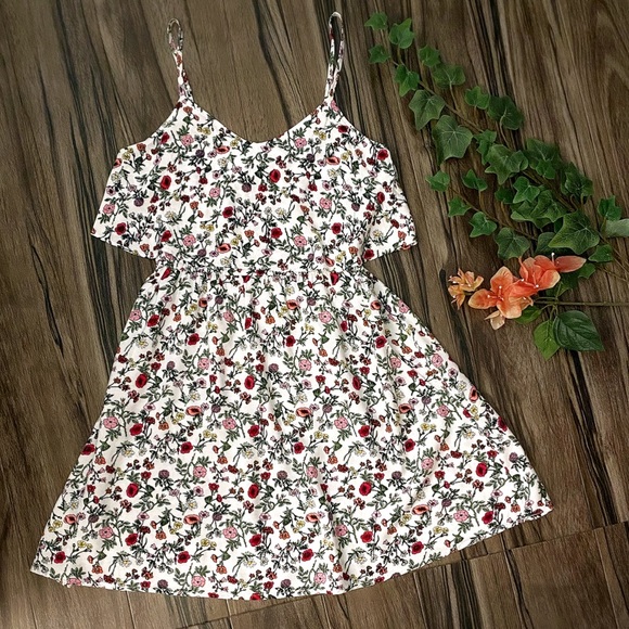 H&M Dresses & Skirts - Divided H&M summer floral mini sundress, white